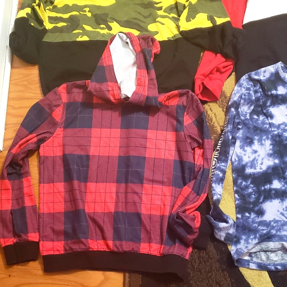 Sweat shirts